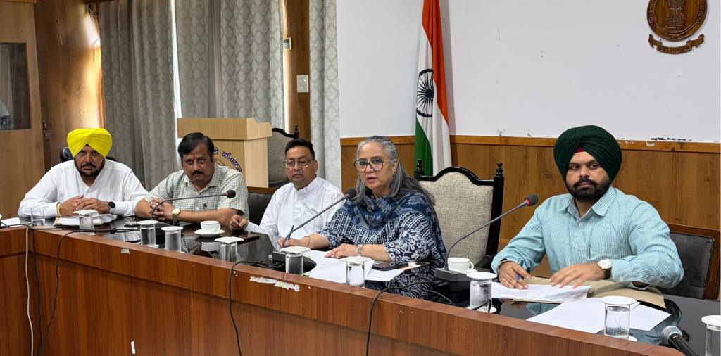 DC Sangrur Holds Meeting with Traders Commission Focus on Resolving Key Issues